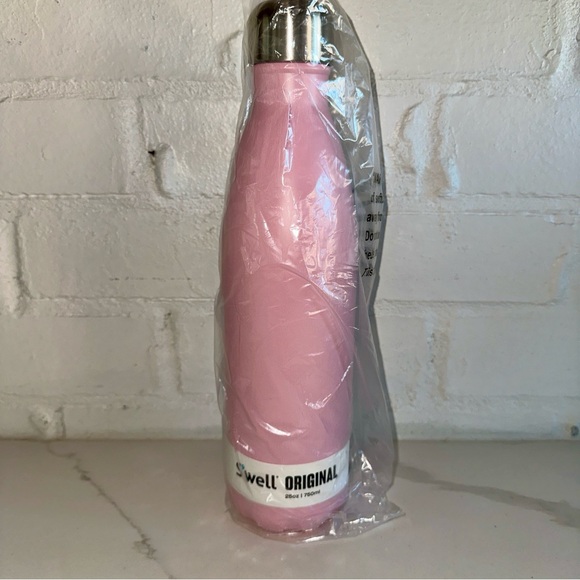 Swell Original Peony 25oz Insulated Tumbler - Picture 2 of 5